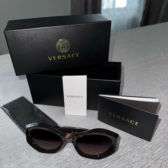 Versace Elegant Black Sunglasses